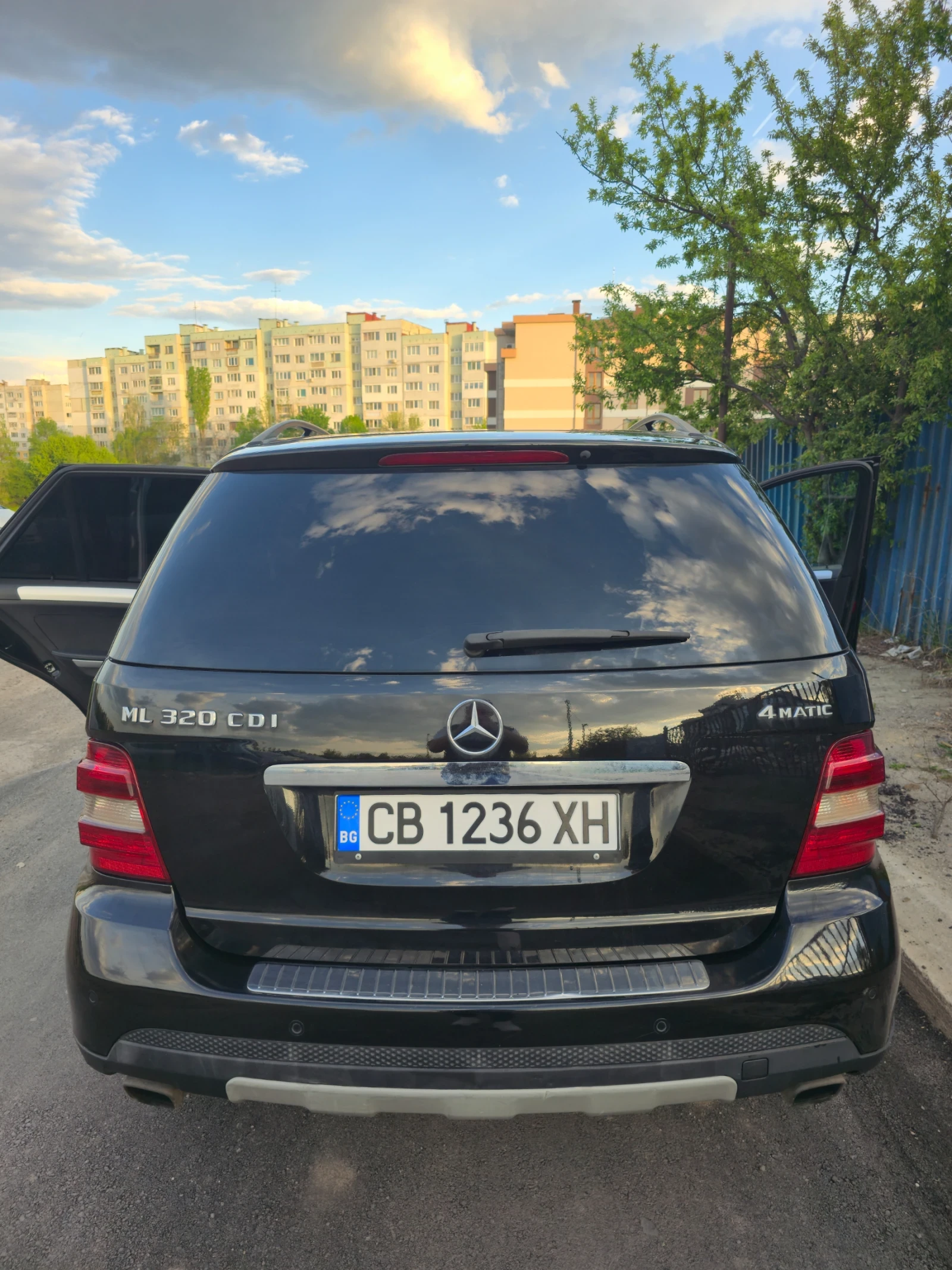 Mercedes-Benz ML 320, снимка 5 - Автомобили и джипове - 56071746