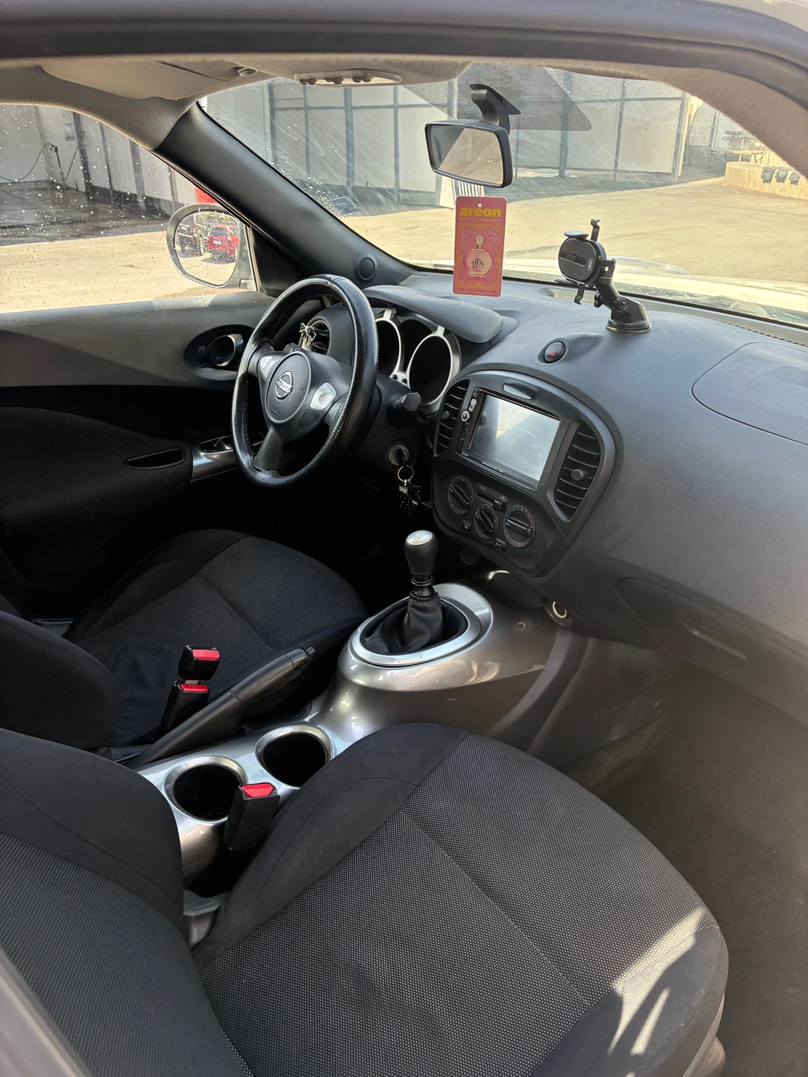 Nissan Juke, снимка 6 - Автомобили и джипове - 56440607