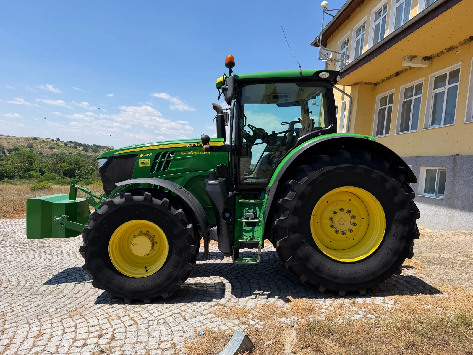 Трактор John Deere 6215R ЛИЗИНГ, снимка 4 - Селскостопанска техника - 54195036