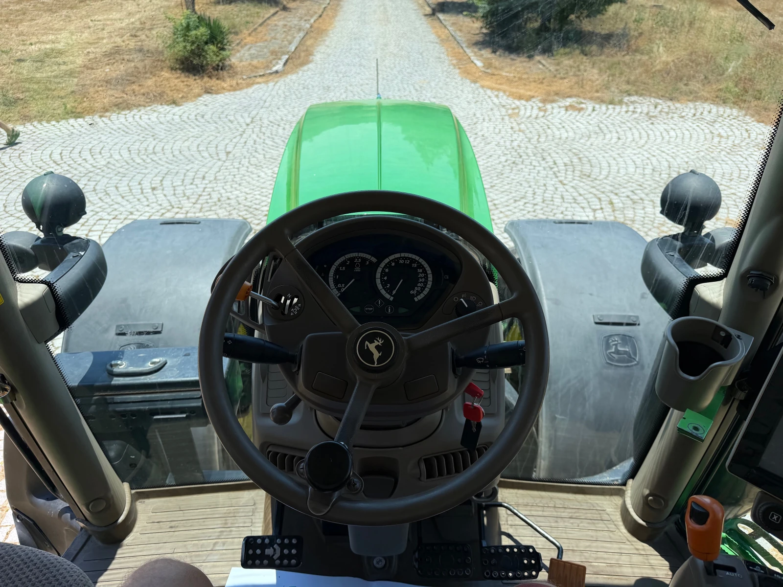 Трактор John Deere 6215R ЛИЗИНГ, снимка 17 - Селскостопанска техника - 54195036