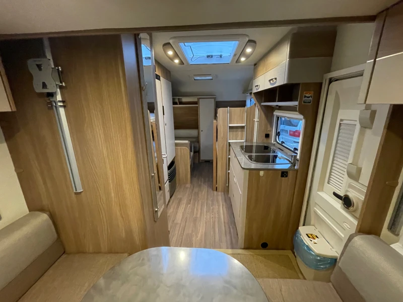 Каравана Burstner PREMIO PLUS 510 TK, снимка 6 - Каравани и кемпери - 52315823