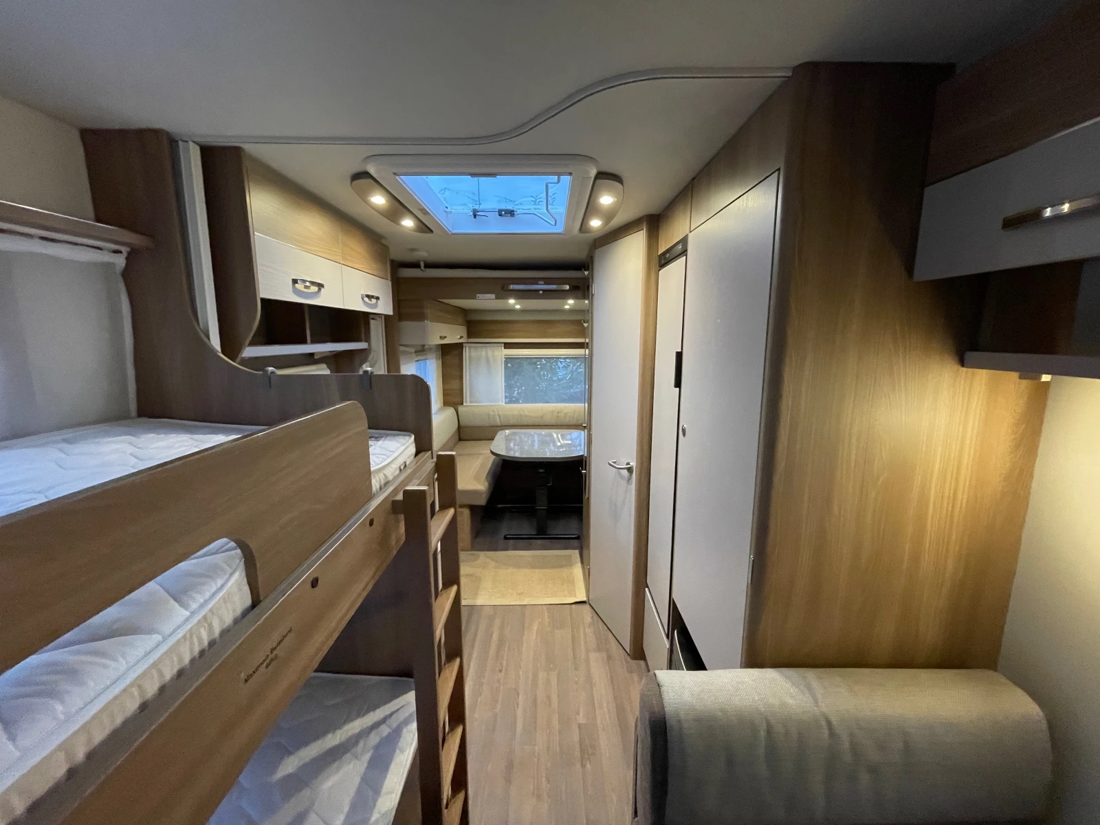 Каравана Burstner PREMIO PLUS 510 TK - изображение 7