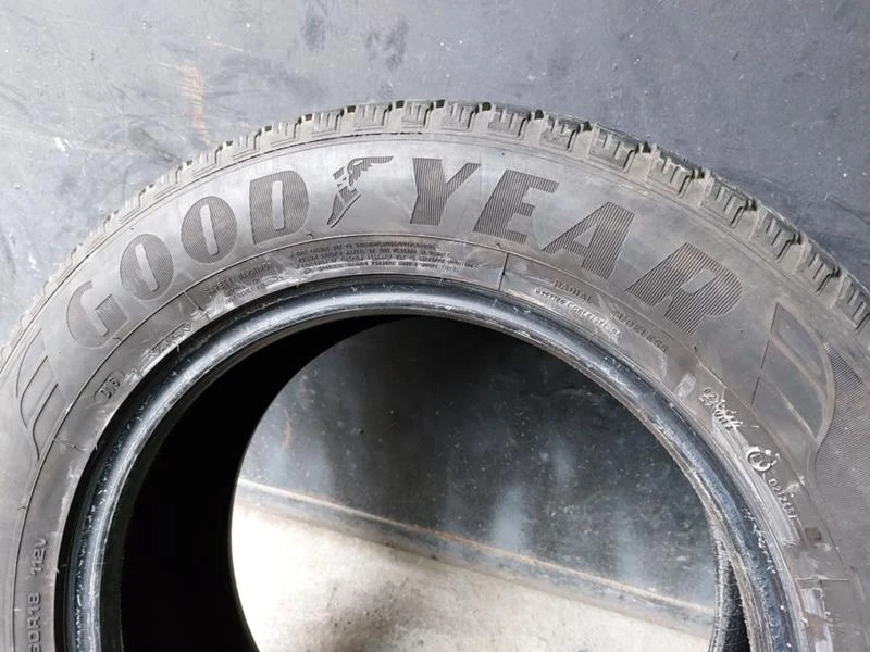 Гуми Летни 255/60R18, снимка 4 - Гуми и джанти - 36280090