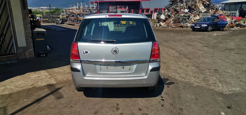 Opel Zafira 1.8, снимка 4 - Автомобили и джипове - 41991407