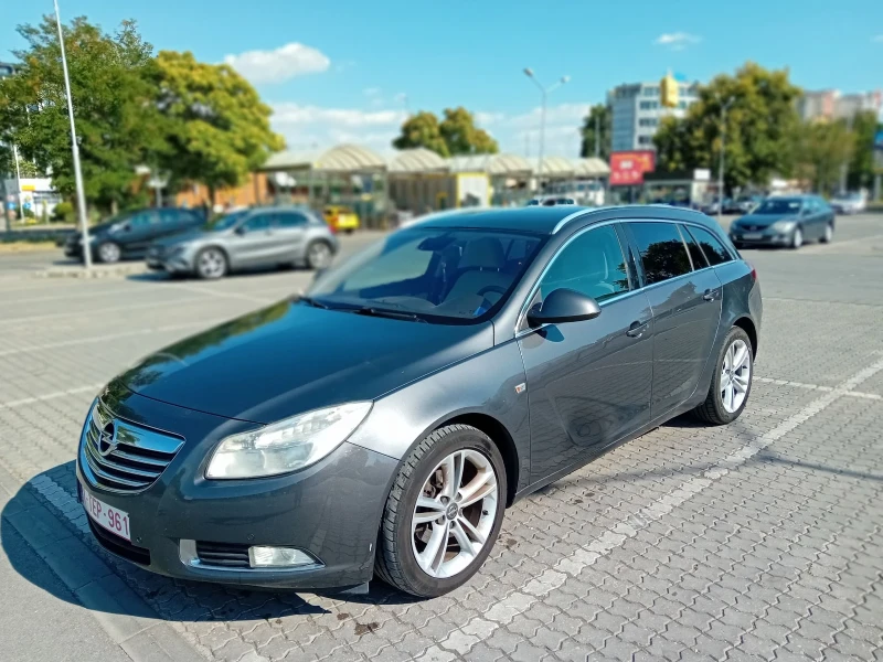 Opel Insignia, снимка 1 - Автомобили и джипове - 47078590