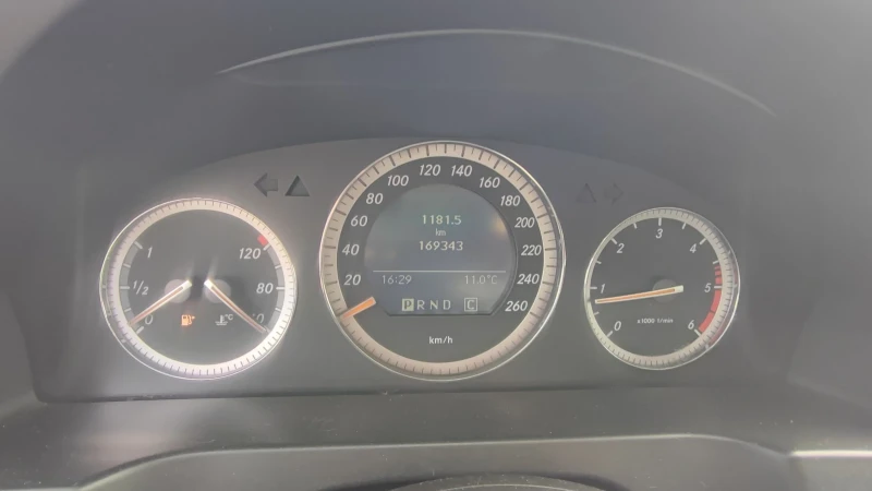 Mercedes-Benz C 220 CDI, снимка 11 - Автомобили и джипове - 48049232