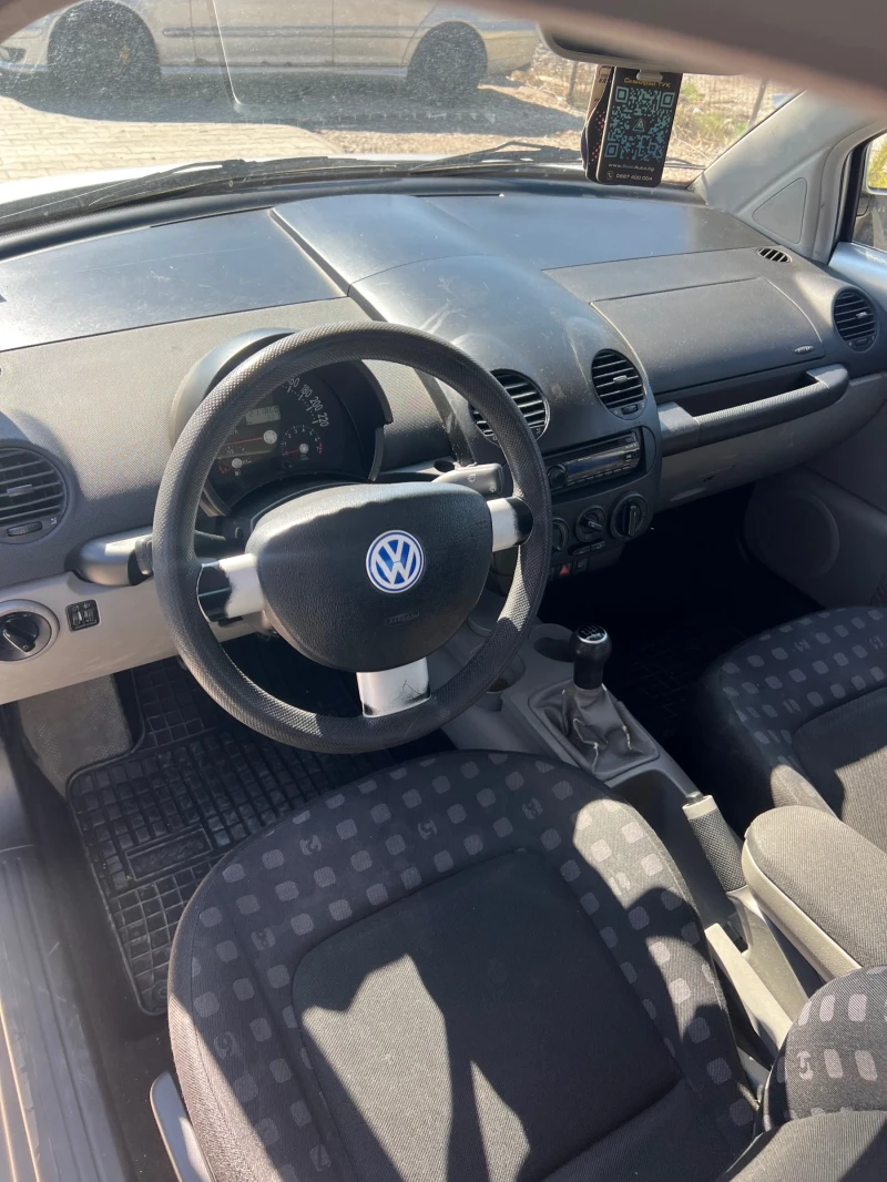 VW Beetle 2.0, снимка 6 - Автомобили и джипове - 49556368