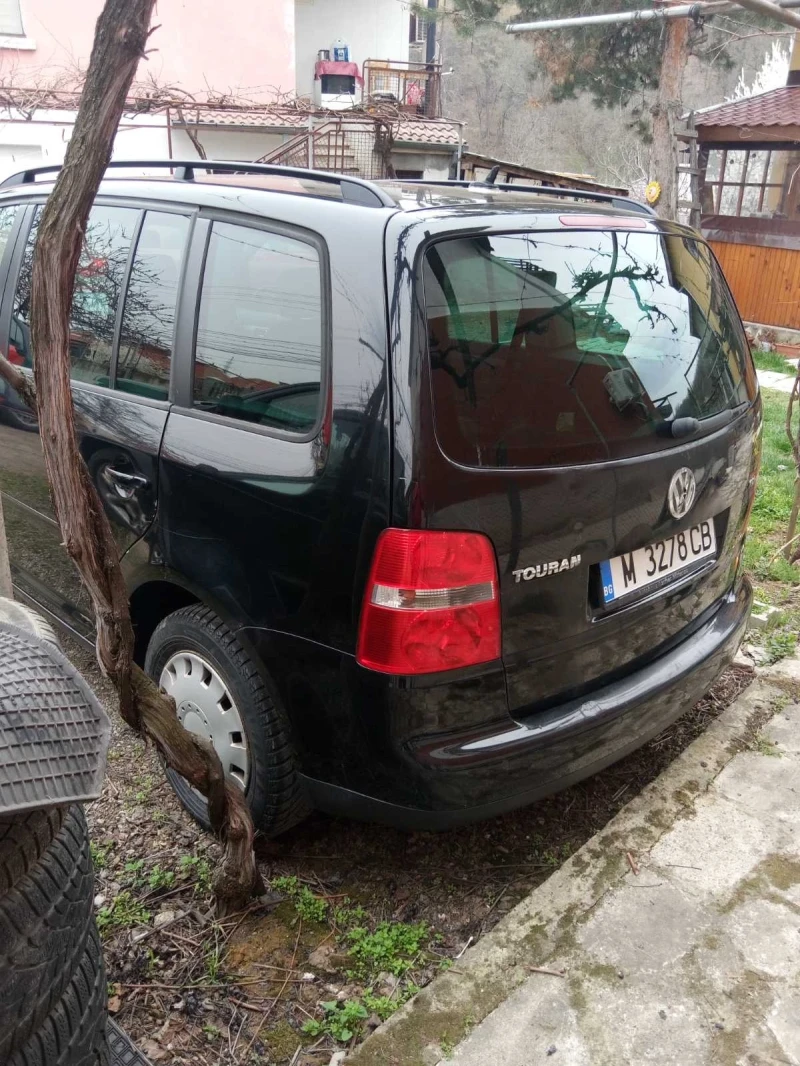 VW Touran, снимка 4 - Автомобили и джипове - 49607541