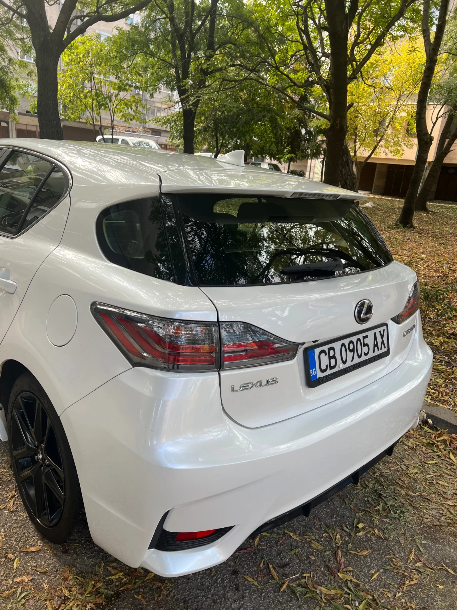 Lexus CT 200h  - изображение 2