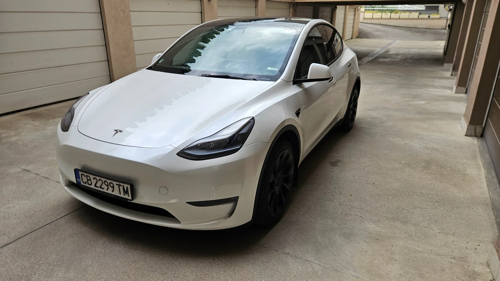 Tesla Model Y Long Range  - изображение 2