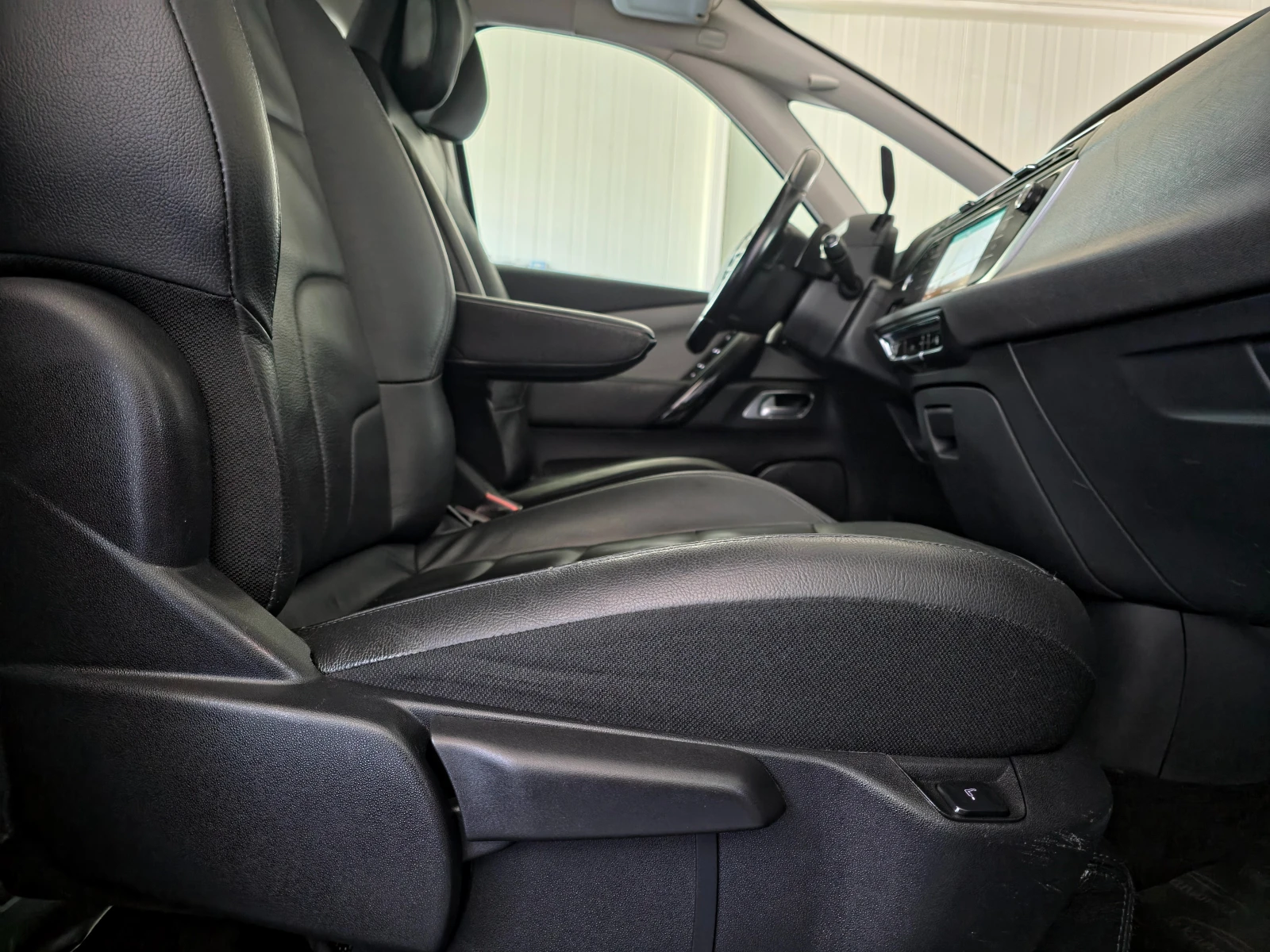 Citroen Grand C4 Picasso 2. 0 BLUE HDI 150 EAT6 S&S EXCLUSIVE | Mobile.bg   9