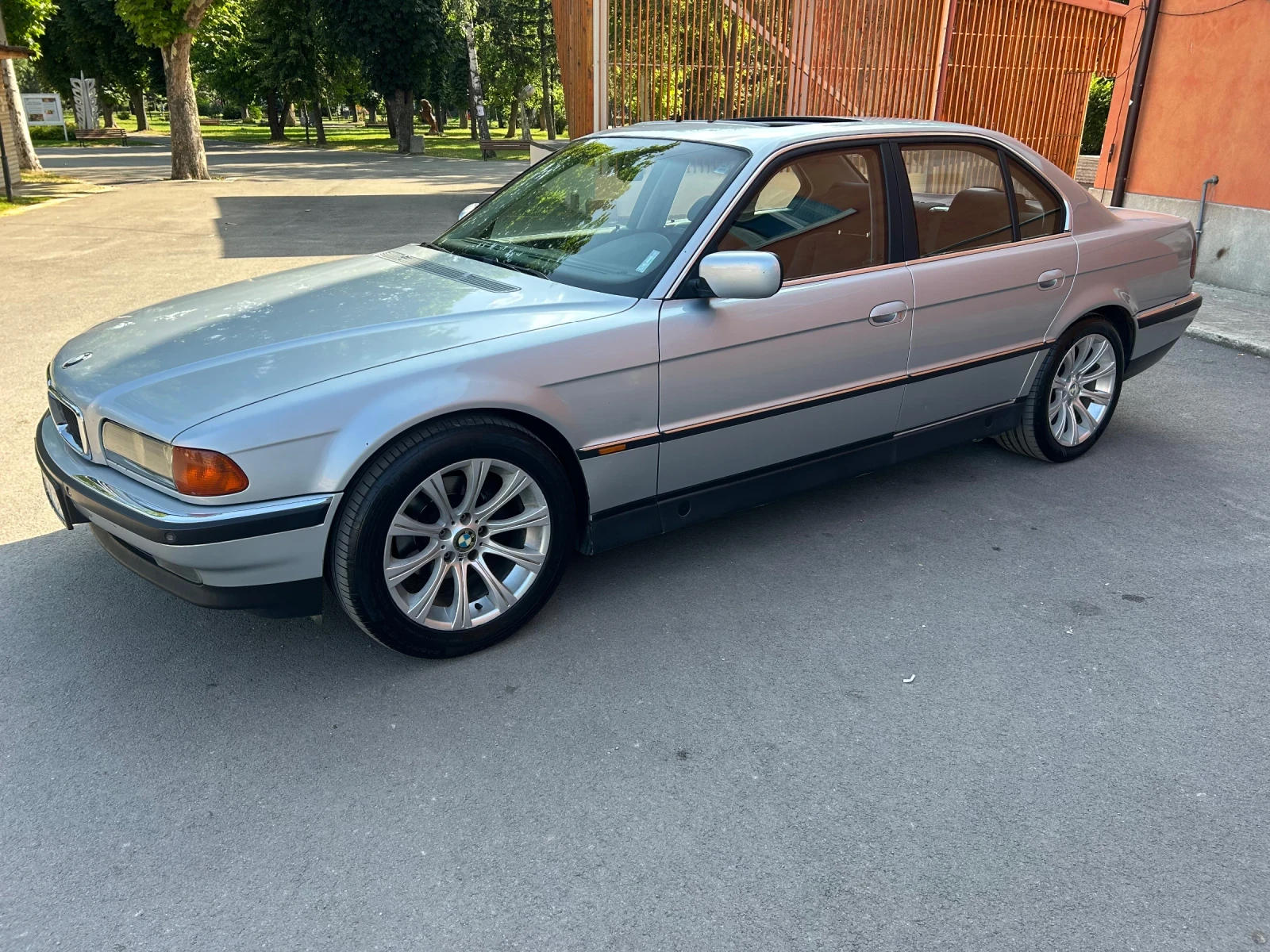 BMW 735  - изображение 2