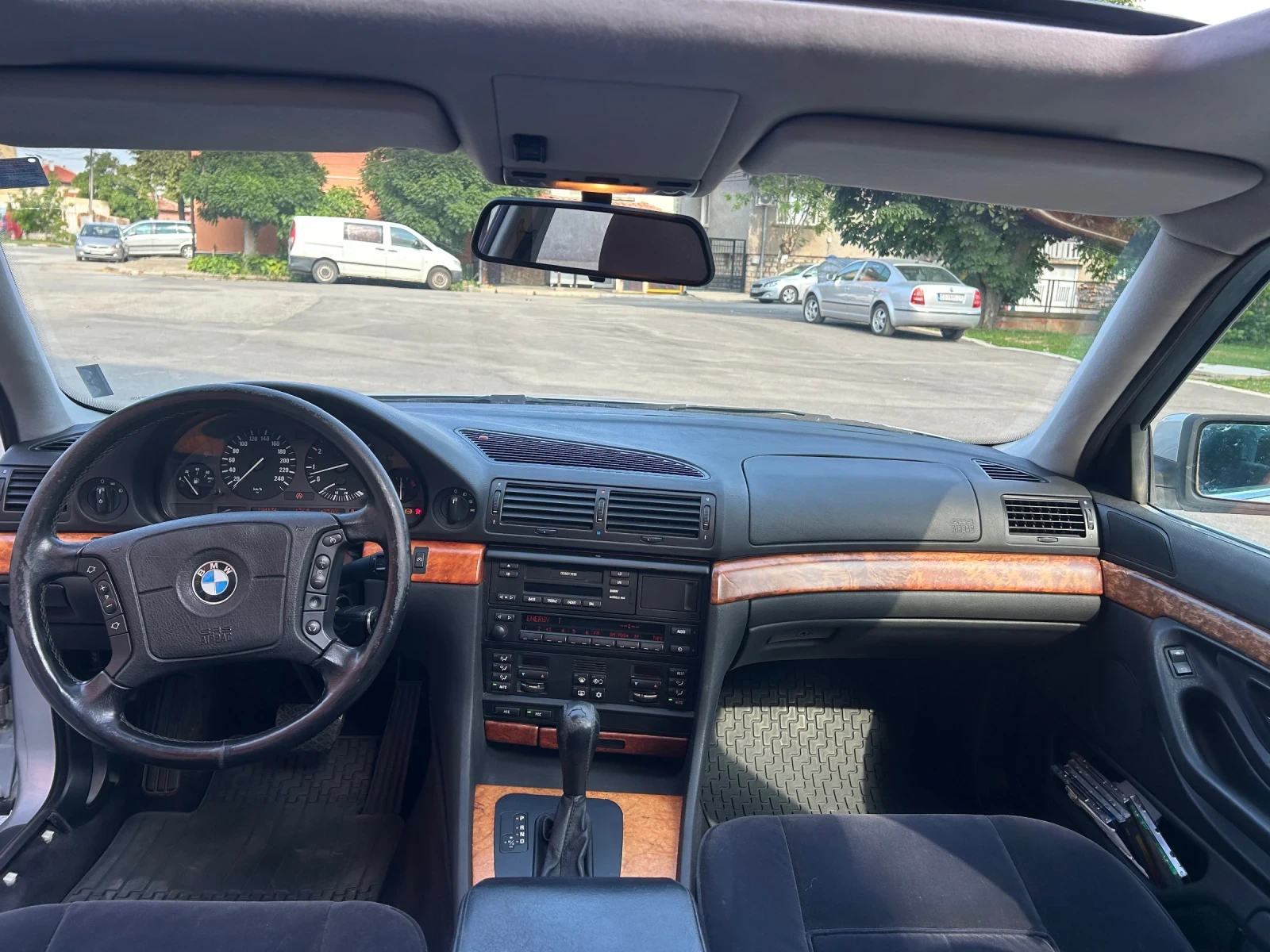 BMW 735  - изображение 7