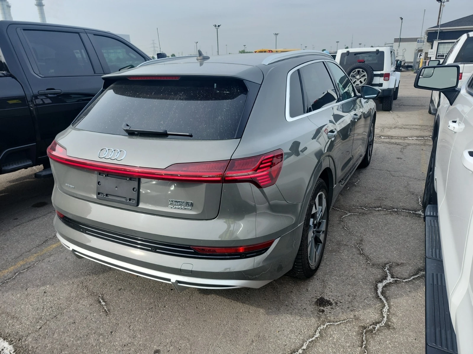 Audi E-Tron * PROGRESSIV * CARFAX * АВТОКРЕДИТ - изображение 3