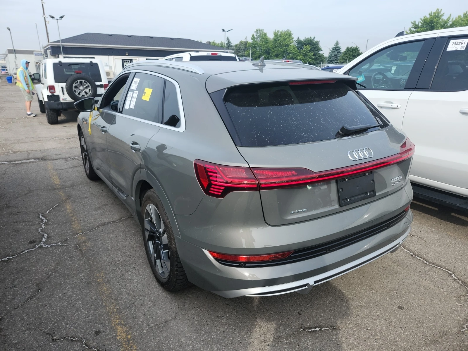 Audi E-Tron * PROGRESSIV * CARFAX * АВТОКРЕДИТ - изображение 4