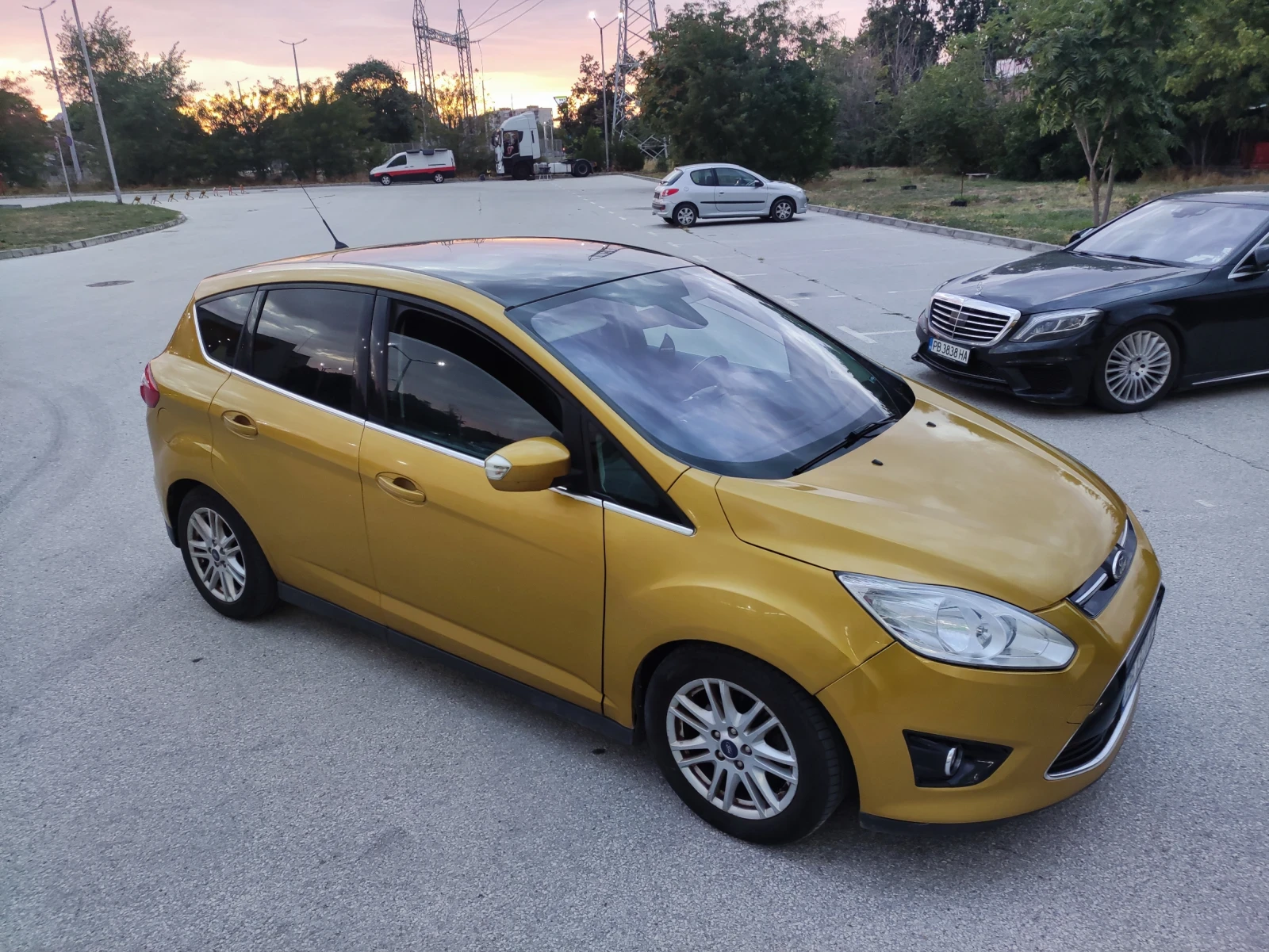 Ford C-max 1.0 Titanium Panorama - изображение 9