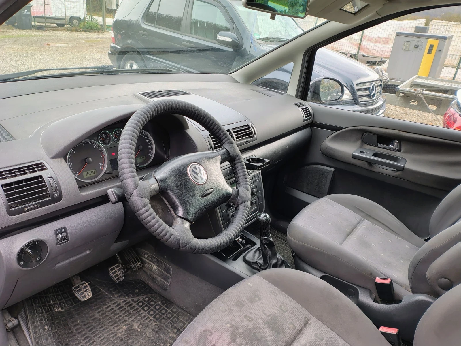 VW Sharan 1.9TDi 116 k.c. 6+ 1 klimatronik  | Mobile.bg   16