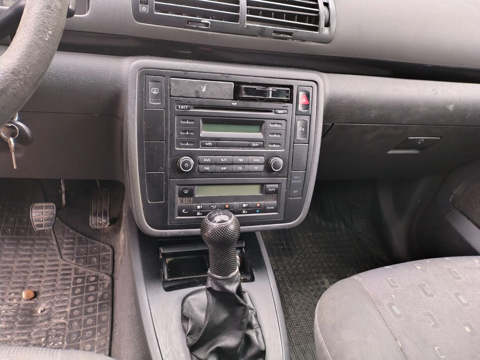 VW Sharan 1.9TDi 116 k.c. 6+ 1 klimatronik  | Mobile.bg   10