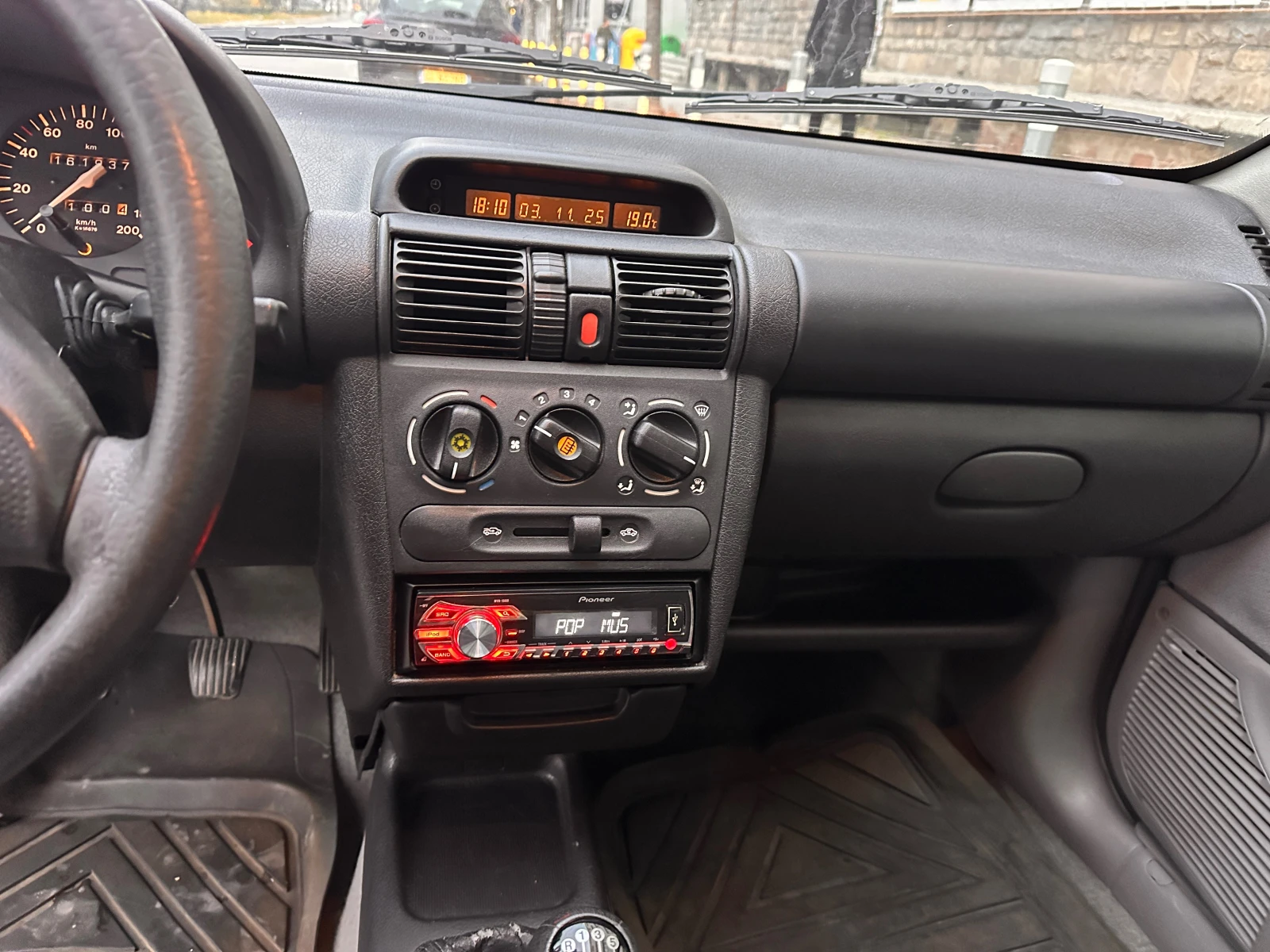 Opel Corsa 1.4 i | Mobile.bg   14