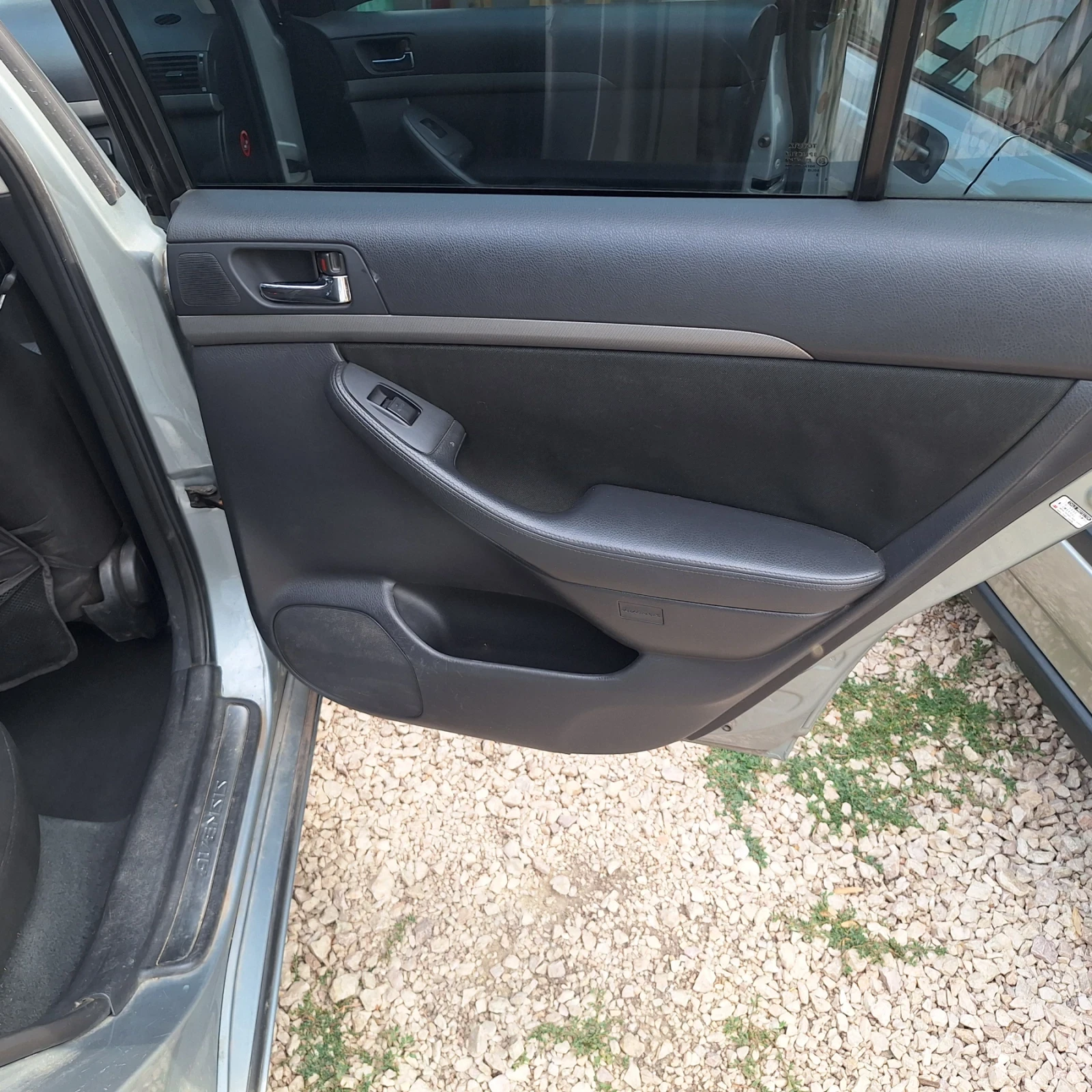 Toyota Avensis, снимка 13 - Автомобили и джипове - 53998947