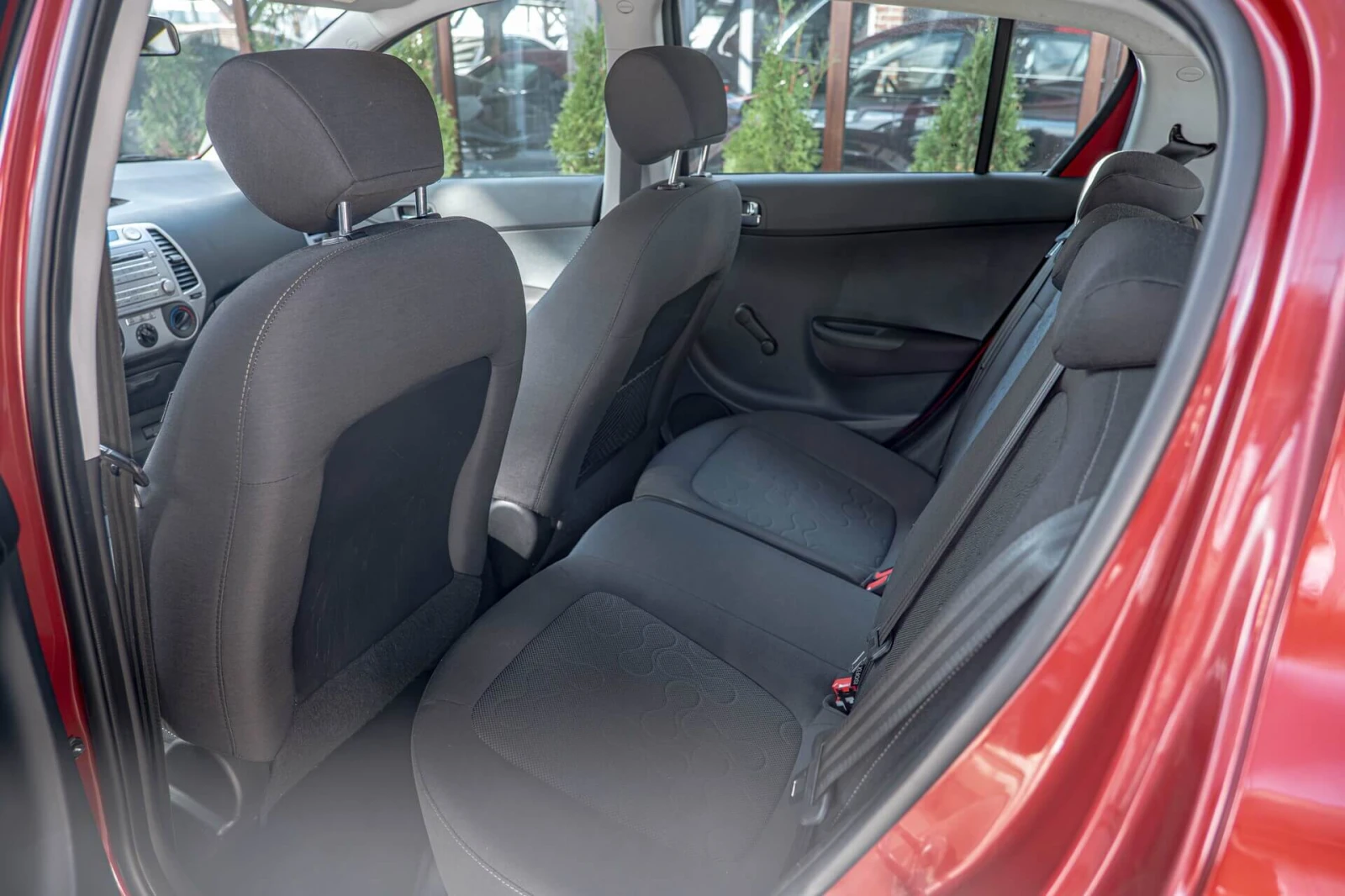 Hyundai I20 1.2i/Климатик, снимка 8 - Автомобили и джипове - 54141400