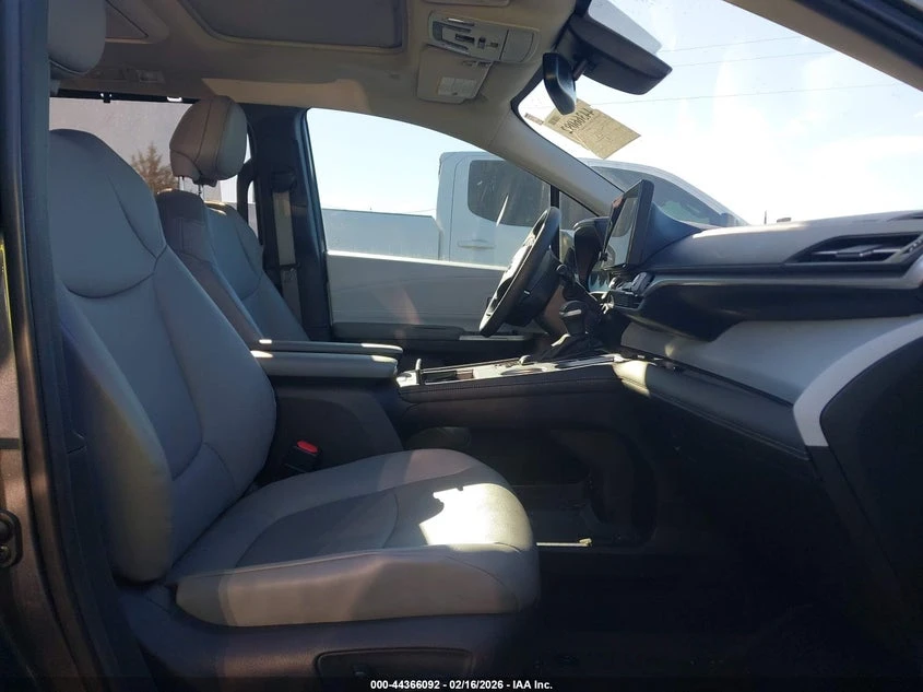 Toyota Sienna 2.5L I-4 DI, DOHC, VVT, 245HP Front Wheel Drive | Mobile.bg � ����������� 5