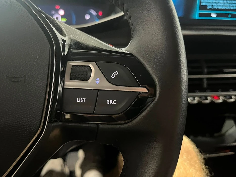 Peugeot 2008 Electric ALLURE 50KW 90% SOH, снимка 11 - Автомобили и джипове - 55722180