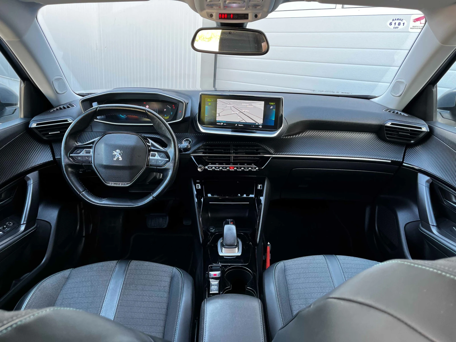 Peugeot 2008 Electric ALLURE 50KW 91% SOH, снимка 8 - Автомобили и джипове - 54314886