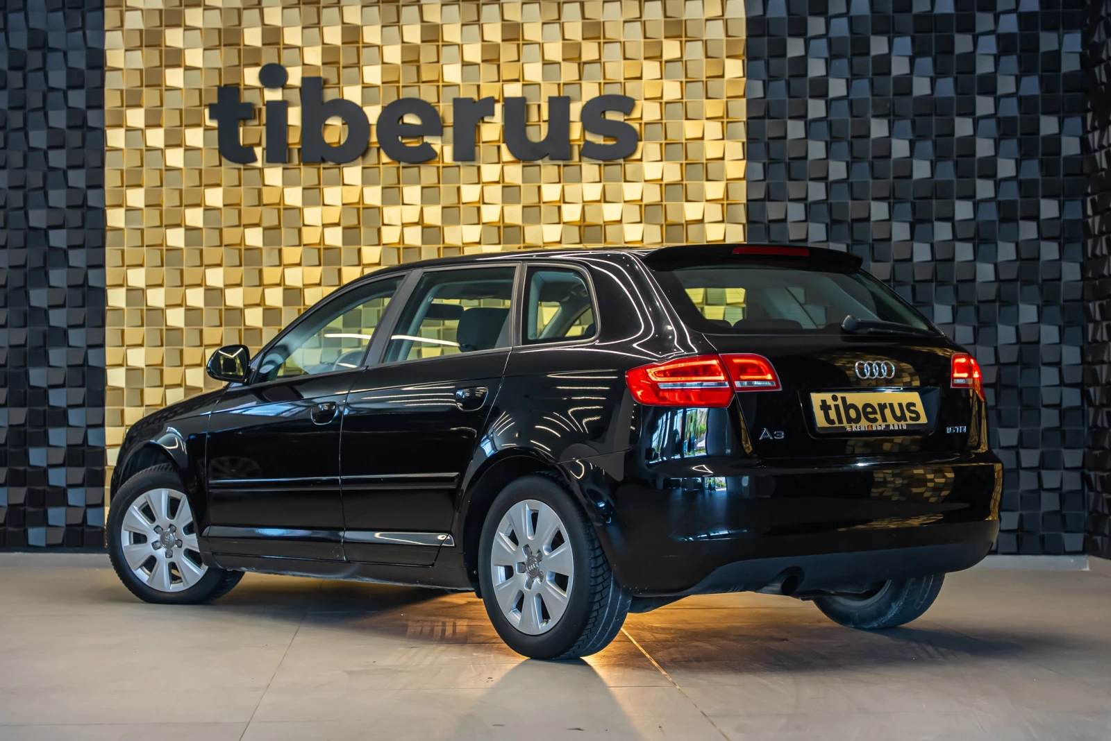 Audi A3 1.6 TDI, снимка 2 - Автомобили и джипове - 54508527