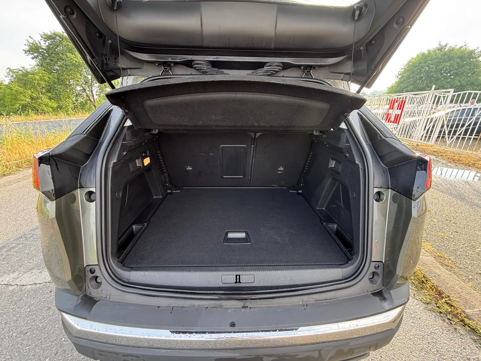 Peugeot 3008 ALLURE ШВЕЙЦАРИЯ, снимка 11 - Автомобили и джипове - 54786010