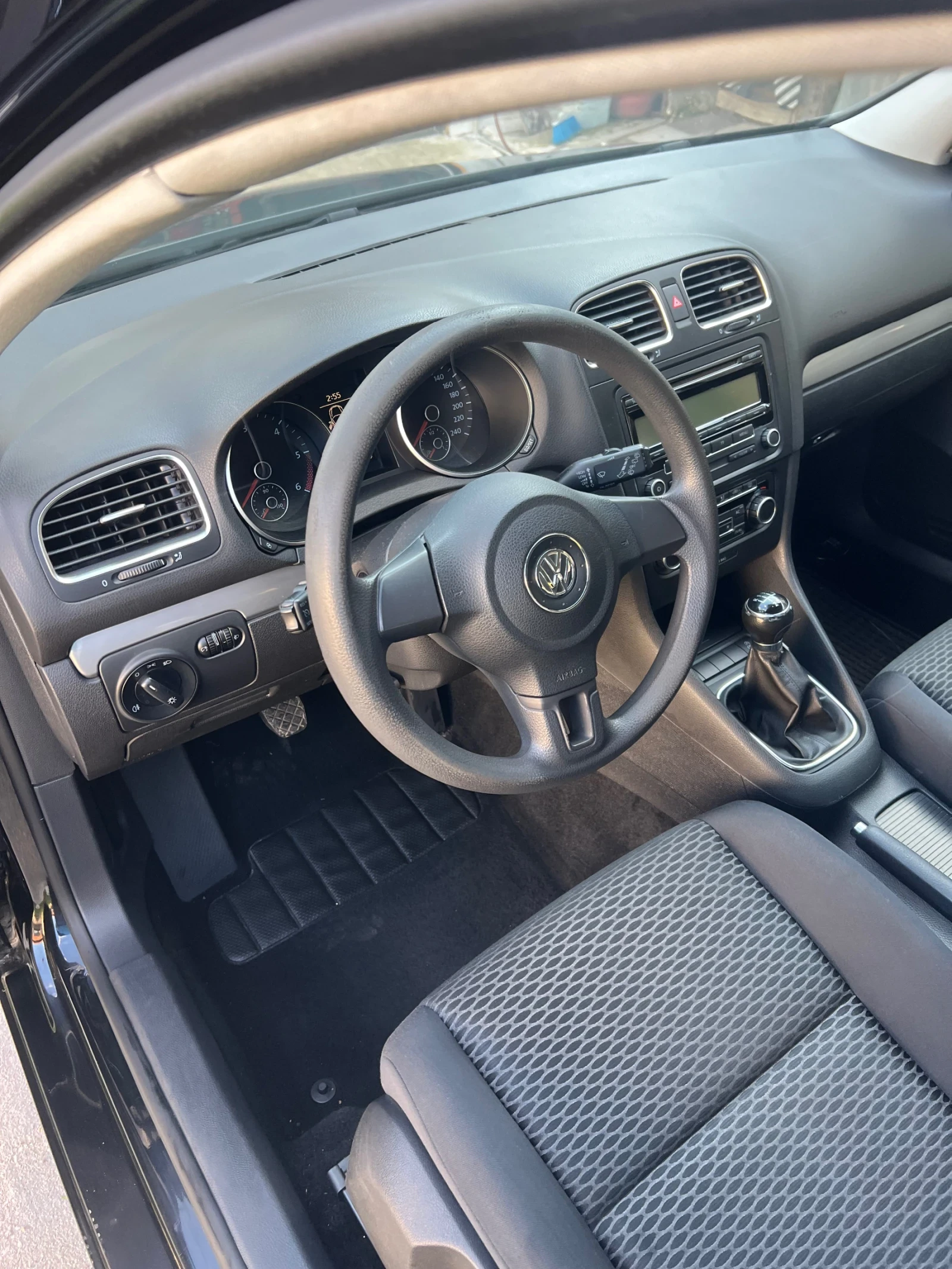 VW Golf 1.6 TDI BLUEMOTION , снимка 14 - Автомобили и джипове - 54819588