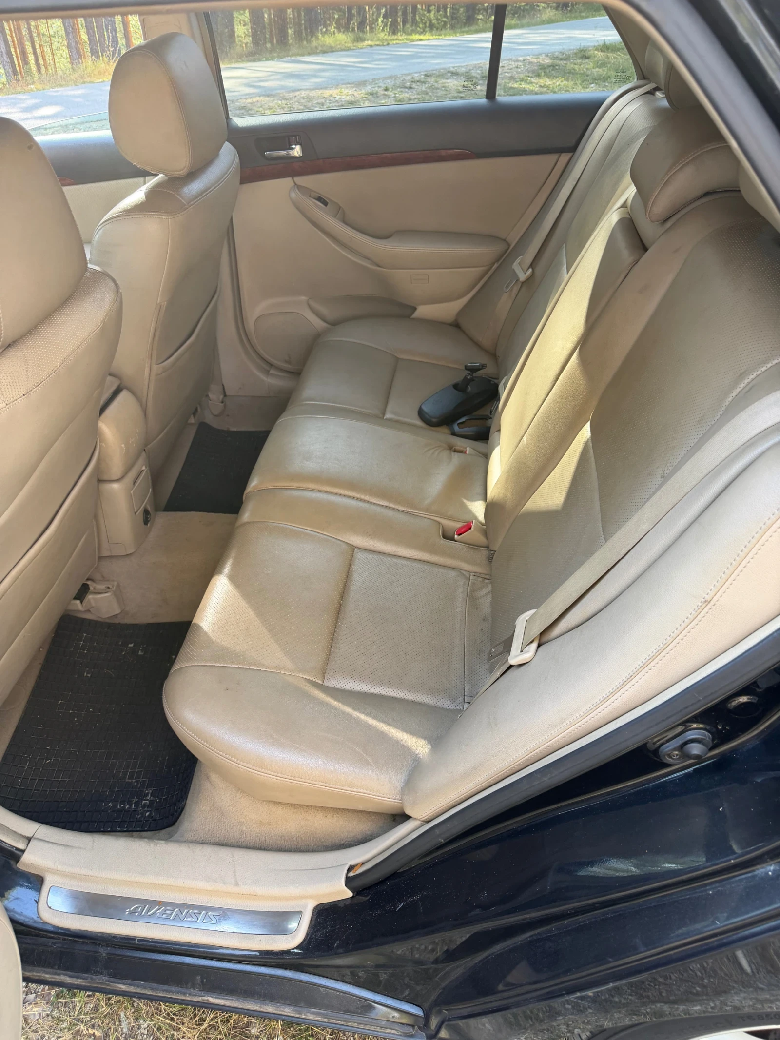 Toyota Avensis, снимка 10 - Автомобили и джипове - 55547335