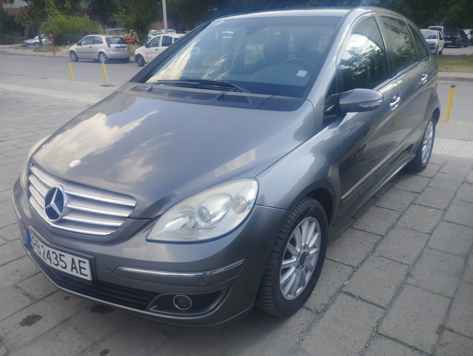 Mercedes-Benz B 200