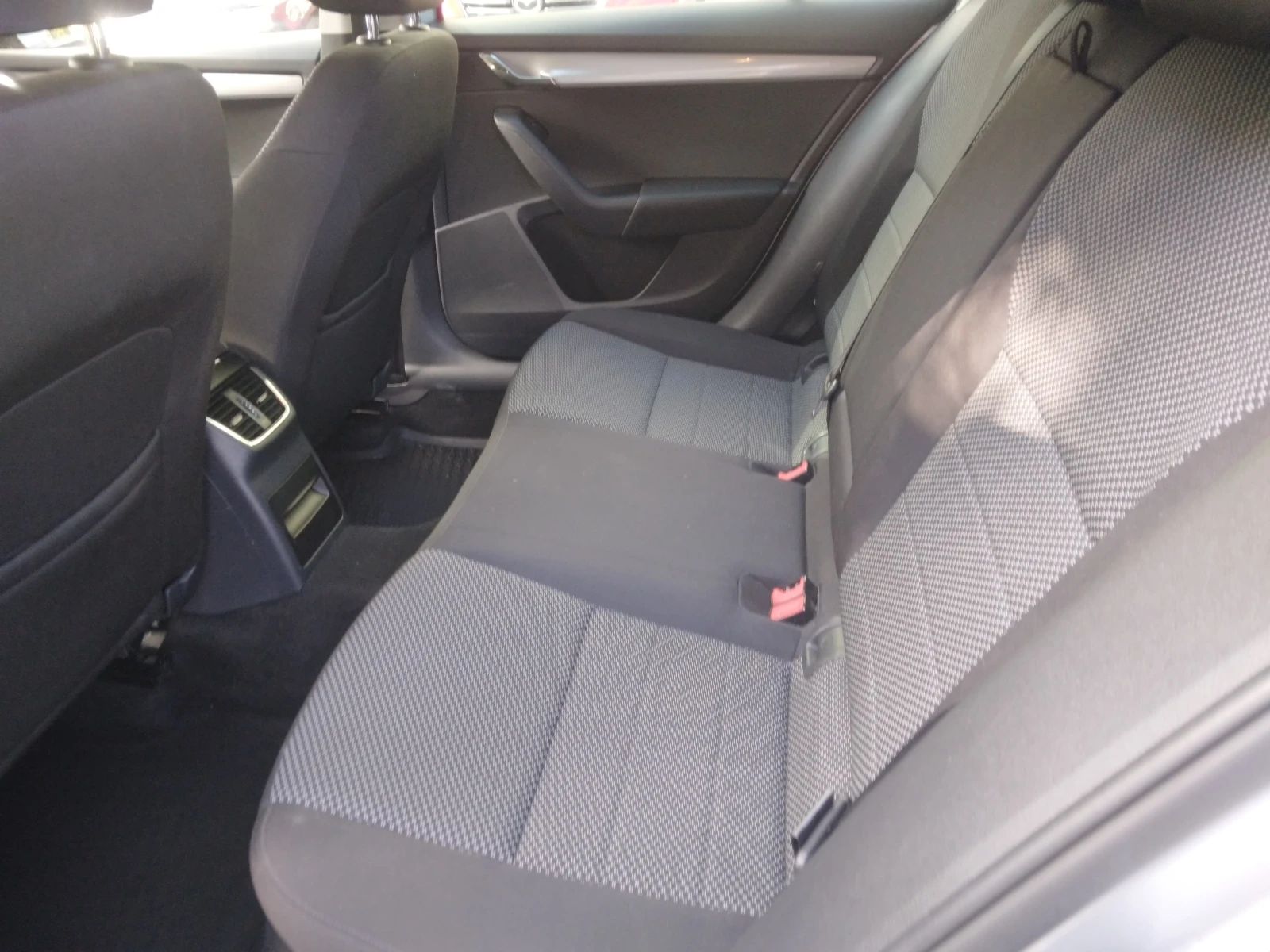 Skoda Octavia, снимка 10 - Автомобили и джипове - 56306591