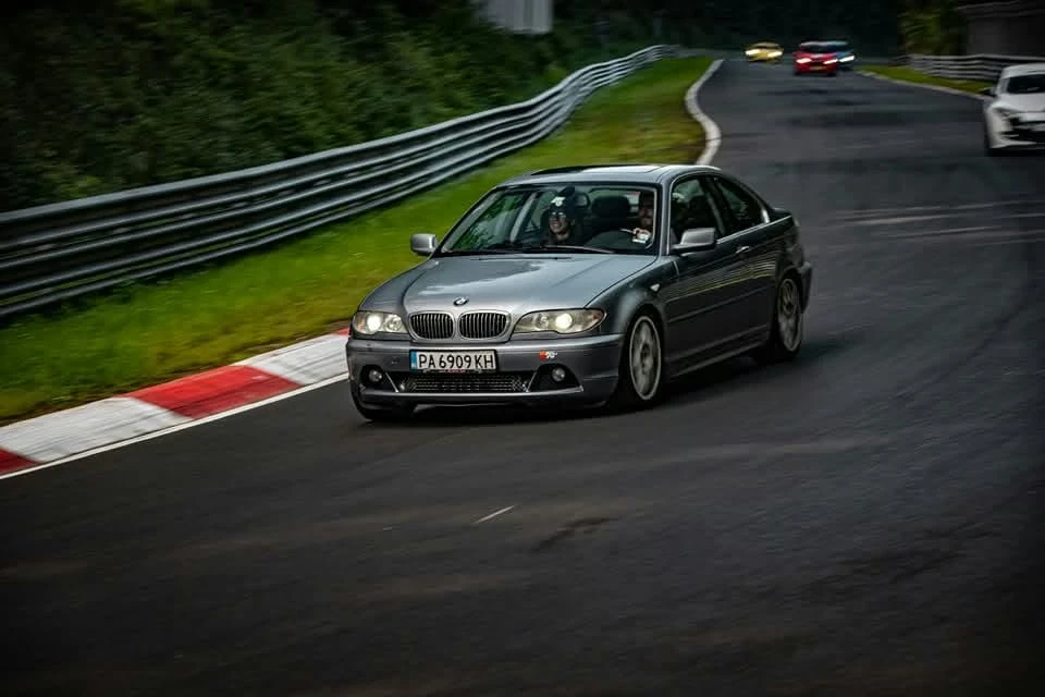 BMW 330