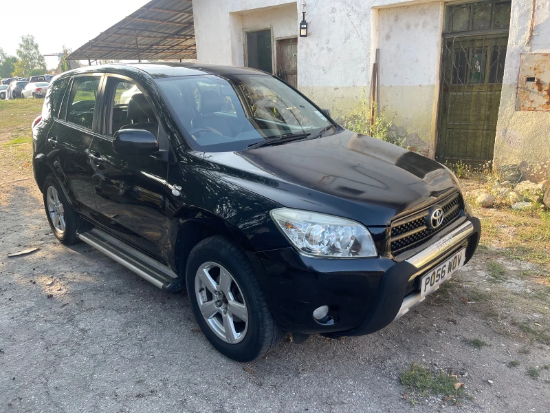 Toyota Rav4 2.2 D-4D 136к.с Кожен Салон НА ЧАСТИ, снимка 3 - Автомобили и джипове - 41356565