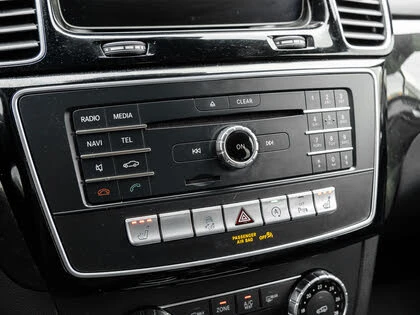 Mercedes-Benz GLE 350d на пружини, 360, PANO, снимка 14 - Автомобили и джипове - 56168230