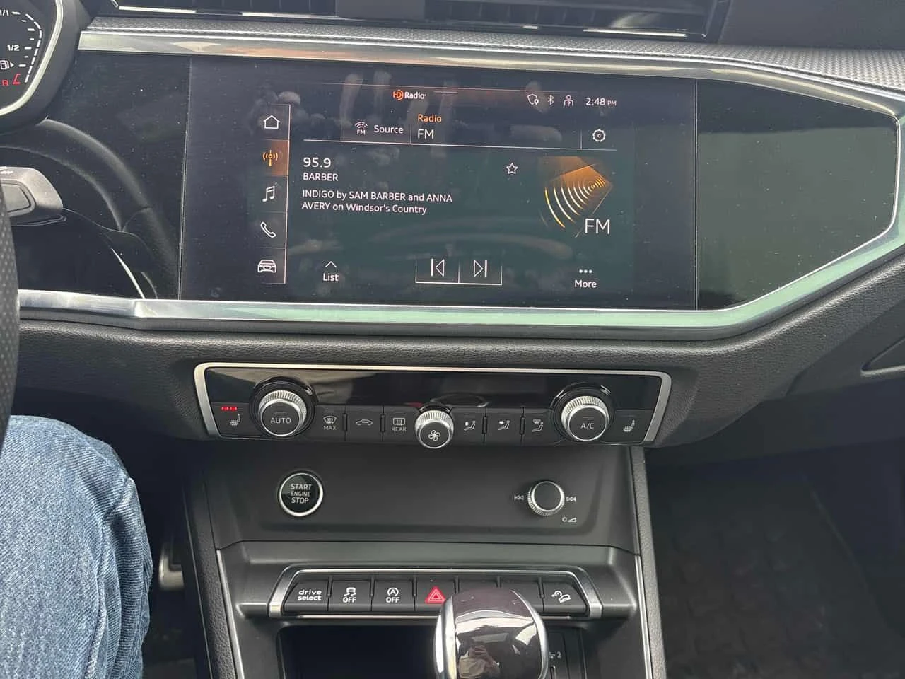 Audi Q3 * Progressiv * ПАНО * KEYLESS * ПОДГРЕВИ * CARFAX, снимка 9 - Автомобили и джипове - 54060793