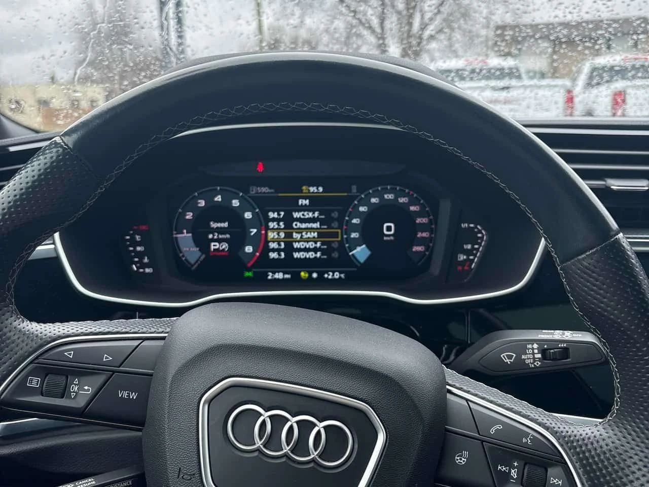 Audi Q3 * Progressiv * ПАНО * KEYLESS * ПОДГРЕВИ * CARFAX, снимка 17 - Автомобили и джипове - 54060793