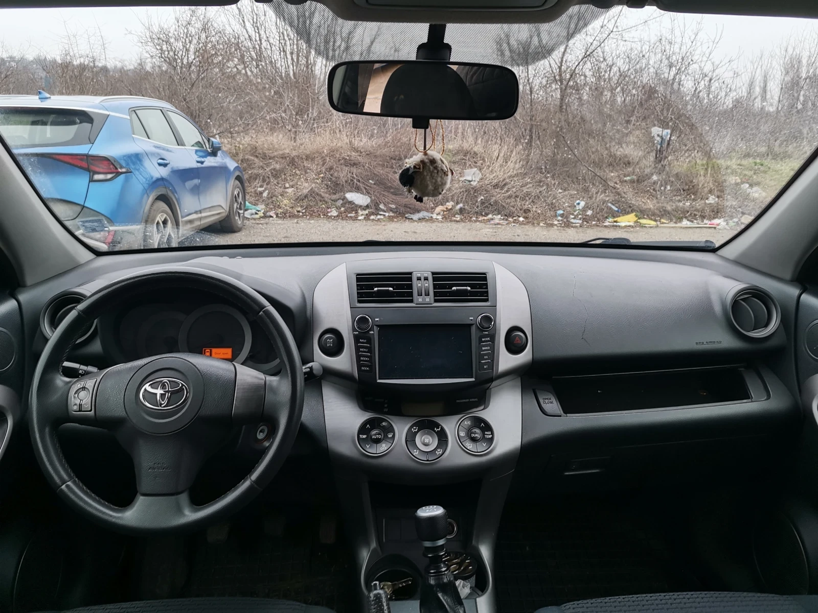 Toyota Rav4 2.2 D4D, снимка 5 - Автомобили и джипове - 55238454