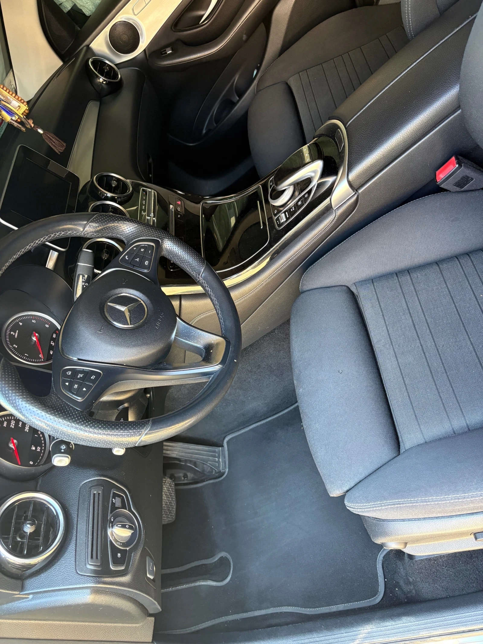 Mercedes-Benz GLC 250, снимка 4 - Автомобили и джипове - 55618530