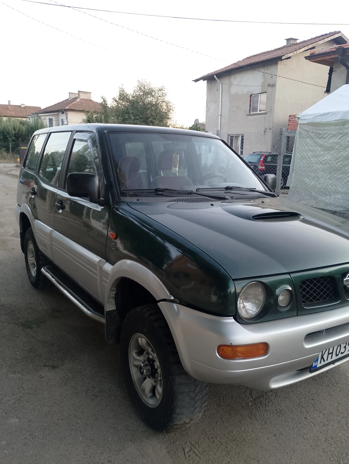 Nissan Terrano 2700, снимка 3 - Автомобили и джипове - 55711376