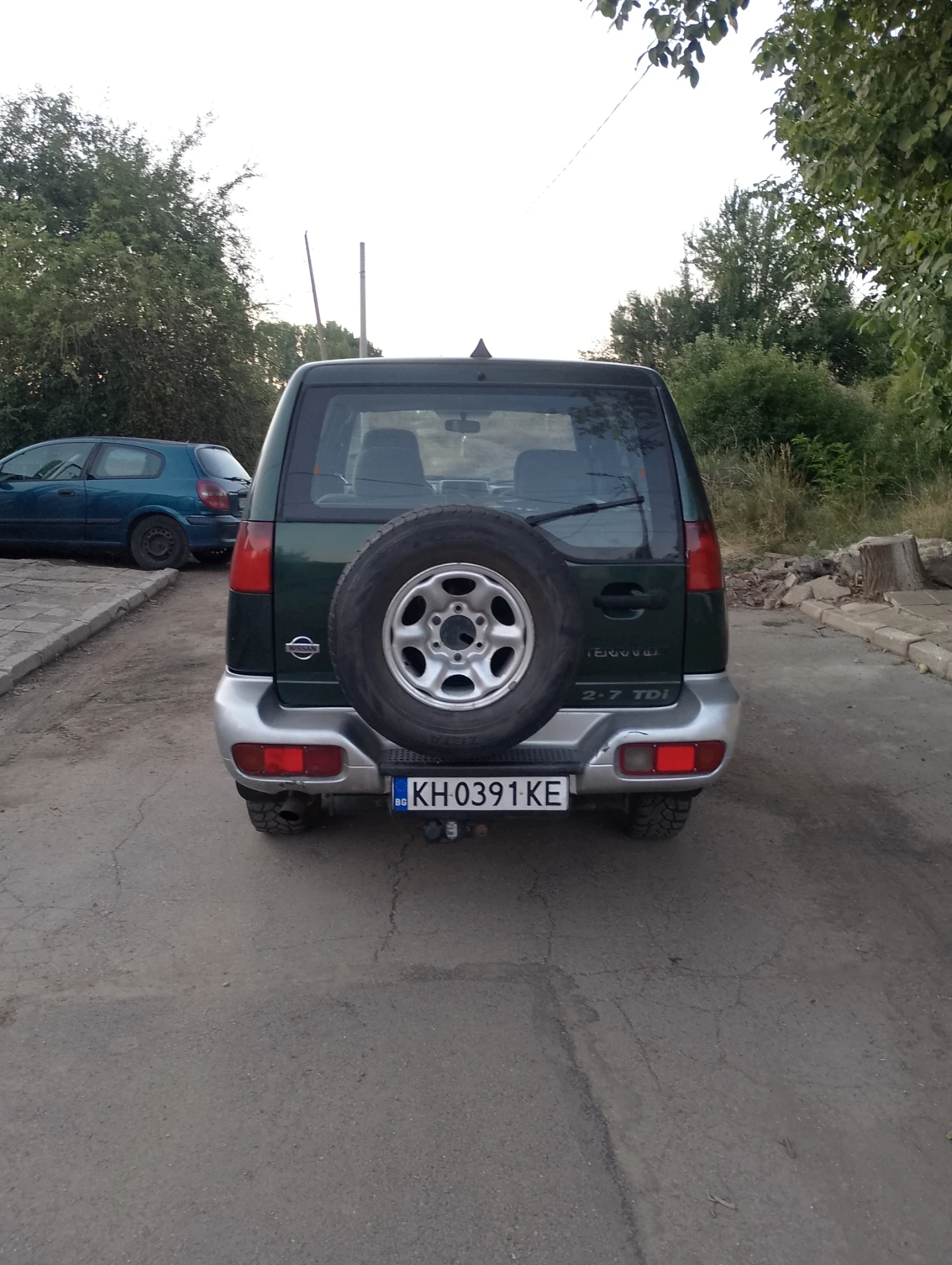 Nissan Terrano 2700, снимка 4 - Автомобили и джипове - 55711376