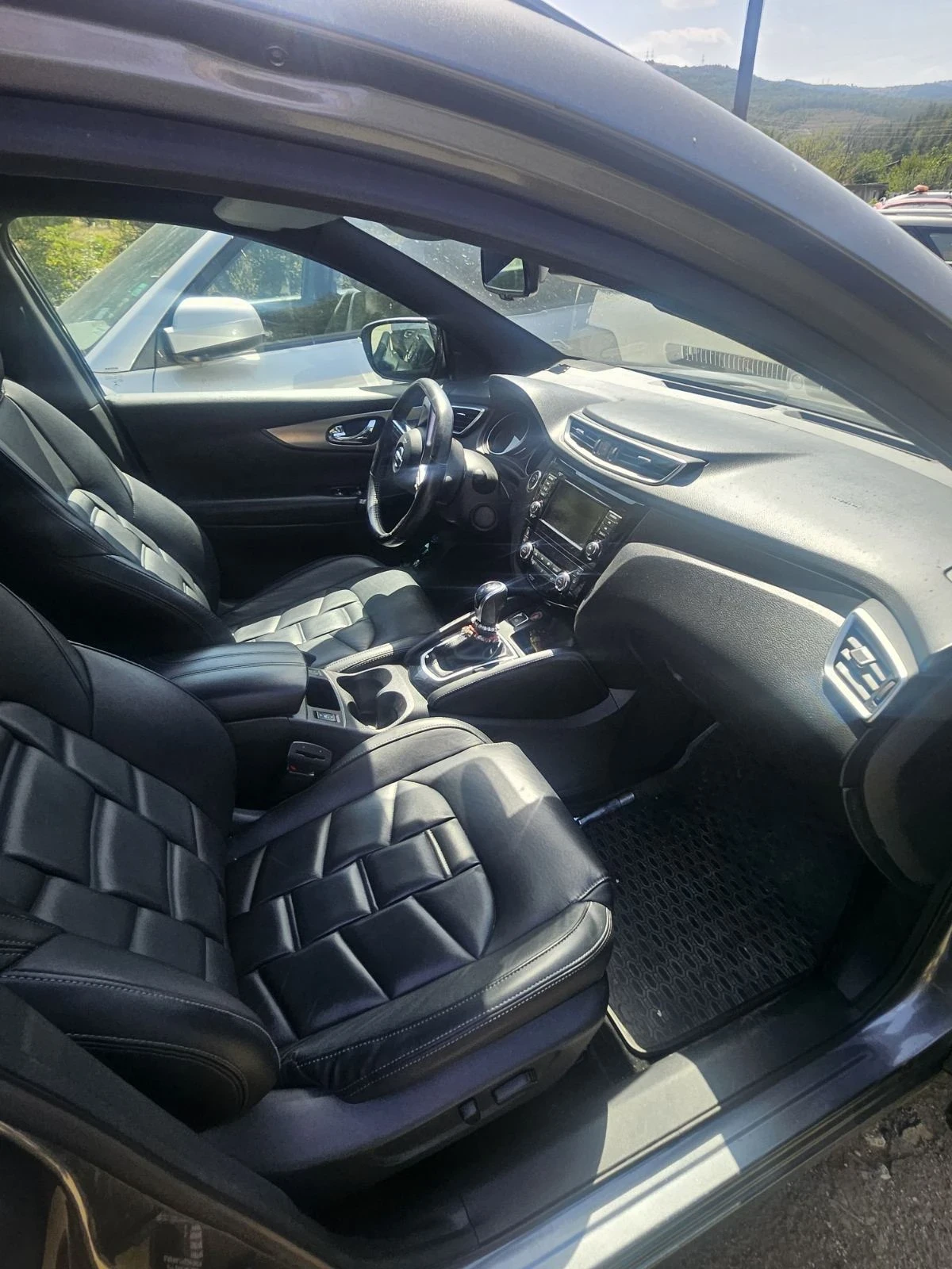 Nissan Qashqai, снимка 7 - Автомобили и джипове - 55912652