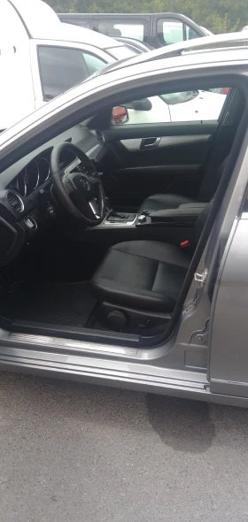Mercedes-Benz C 220, снимка 6
