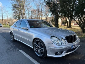 Mercedes-Benz E 320, снимка 2