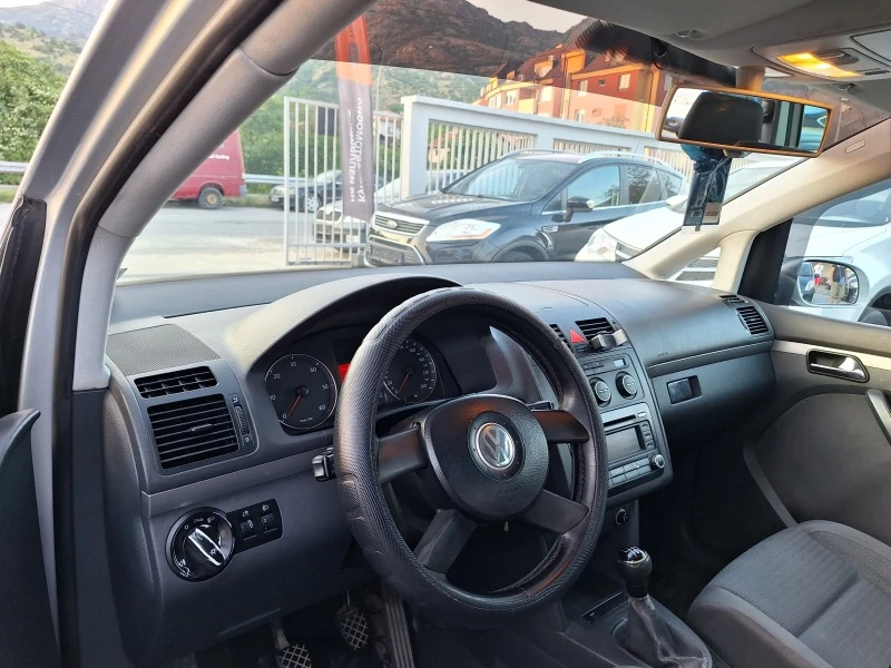 VW Touran 1.9 TDI , снимка 14 - Автомобили и джипове - 46295096