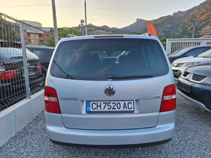 VW Touran 1.9 TDI , снимка 6 - Автомобили и джипове - 46295096