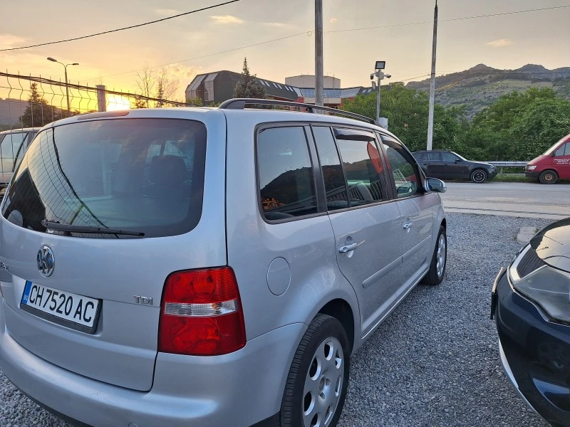 VW Touran 1.9 TDI , снимка 4 - Автомобили и джипове - 46295096