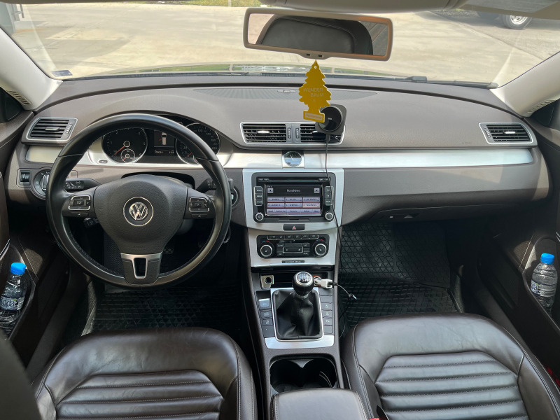 VW Passat, снимка 5 - Автомобили и джипове - 46306314